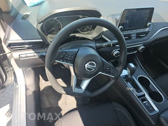 2022 Nissan Altima SV - miniatura 10