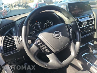2022 Nissan Armada Platinum - miniatura 10