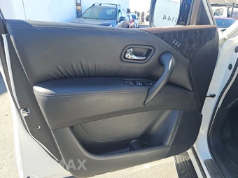 2022 Nissan Armada Platinum - miniatura 9