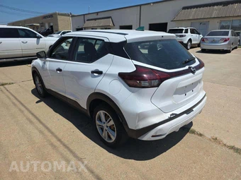 2022 Nissan Kicks S - miniatura 2
