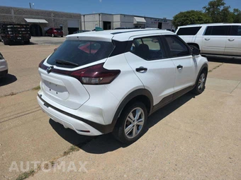 2022 Nissan Kicks S - miniatura 3