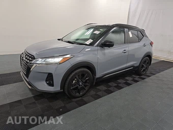 2022 Nissan Kicks SR