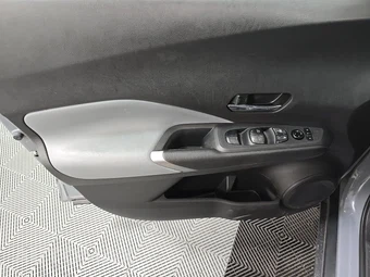 2022 Nissan Kicks SR – miniatura 9