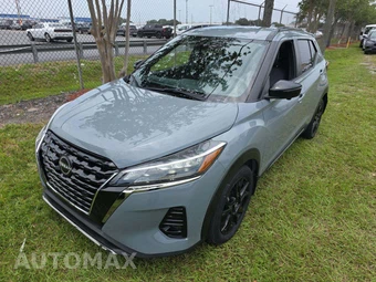2022 Nissan Kicks SR