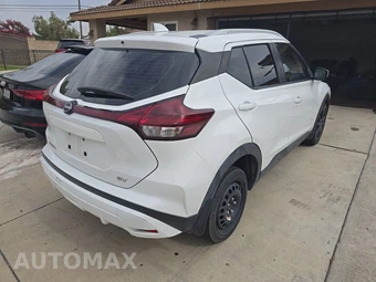 2022 Nissan Kicks SV – miniatura 4