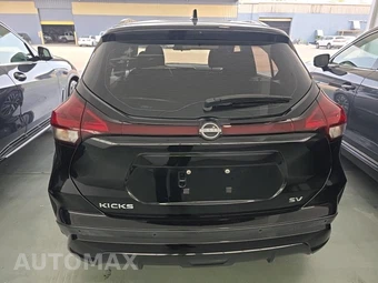 2022 Nissan Kicks SV - miniatura 5