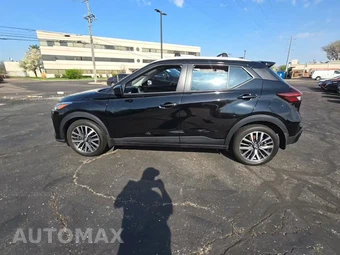 2022 Nissan Kicks SV - miniatura 3