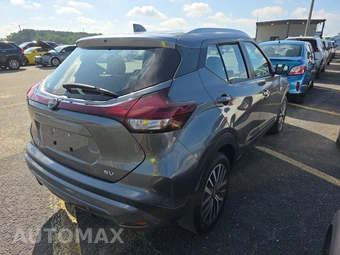 2022 Nissan Kicks SV - miniatura 4