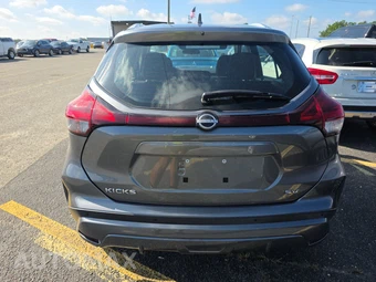 2022 Nissan Kicks SV - miniatura 5