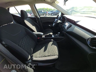 2022 Nissan Kicks SV - miniatura 8
