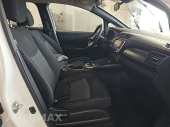 2022 Nissan LEAF S - miniatura 8