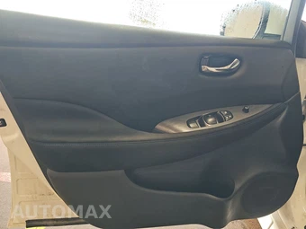 2022 Nissan LEAF S - miniatura 9