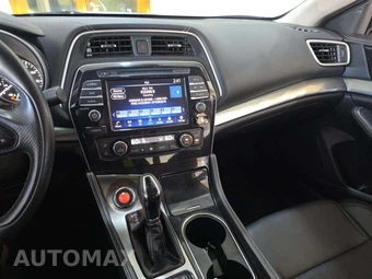 2022 Nissan Maxima SV - miniatura 10