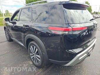 2022 Nissan Pathfinder Platinum – miniatura 2