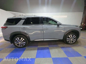 2022 Nissan Pathfinder Platinum – miniatura 4