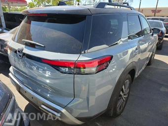 2022 Nissan Pathfinder Platinum – miniatura 3