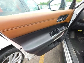 2022 Nissan Pathfinder Platinum - miniatura 9