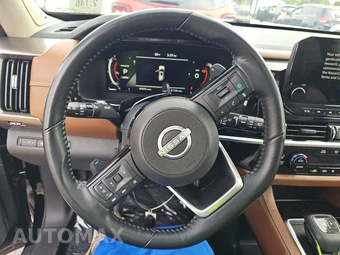 2022 Nissan Pathfinder Platinum – miniatura 10