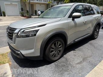 2022 Nissan Pathfinder S - miniatura 3
