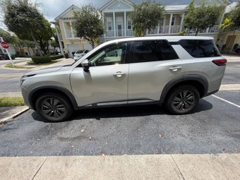 2022 Nissan Pathfinder S - miniatura 7