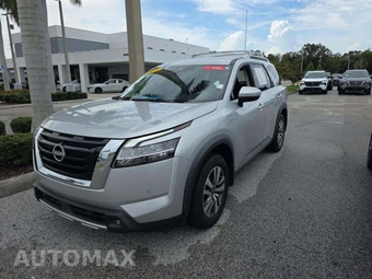 2022 Nissan Pathfinder SL