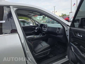 2022 Nissan Pathfinder SL - miniatura 19