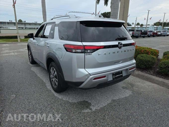 2022 Nissan Pathfinder SL - miniatura 2