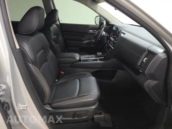 2022 Nissan Pathfinder SL – miniatura 8