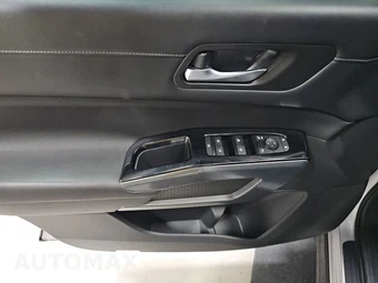 2022 Nissan Pathfinder SL – miniatura 9