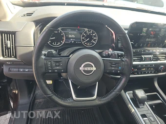 2022 Nissan Pathfinder SL - miniatura 10