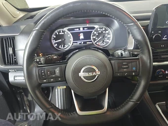 2022 Nissan Pathfinder SL - miniatura 10