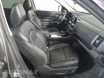 2022 Nissan Pathfinder SL - miniatura 8