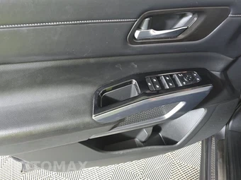 2022 Nissan Pathfinder SL - miniatura 9