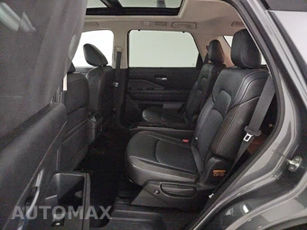 2022 Nissan Pathfinder SL – miniatura 13
