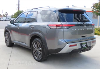 2022 Nissan Pathfinder SL - miniatura 4