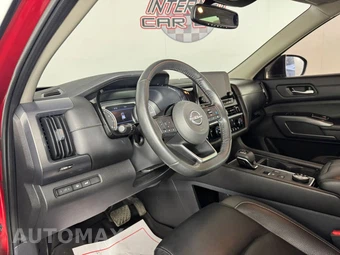 2022 Nissan Pathfinder SL - miniatura 10