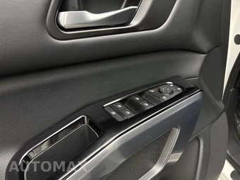 2022 Nissan Pathfinder SL - miniatura 25