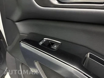 2022 Nissan Pathfinder SL - miniatura 36