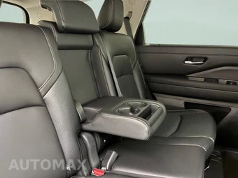 2022 Nissan Pathfinder SL - miniatura 38