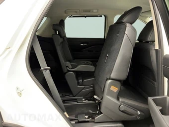 2022 Nissan Pathfinder SL - miniatura 40