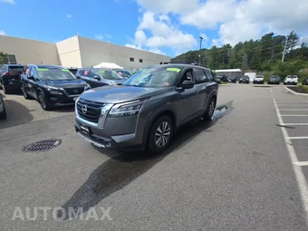 2022 Nissan Pathfinder SL