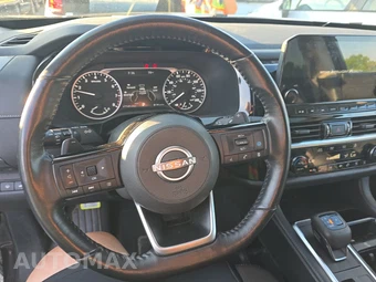 2022 Nissan Pathfinder SL - miniatura 10
