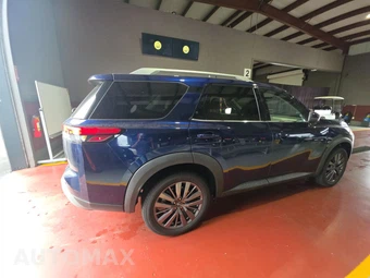 2022 Nissan Pathfinder SL – miniatura 4