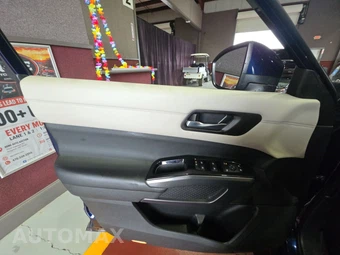 2022 Nissan Pathfinder SL – miniatura 9