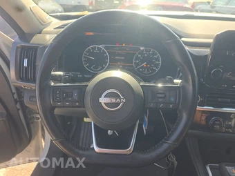 2022 Nissan Pathfinder SL – miniatura 10