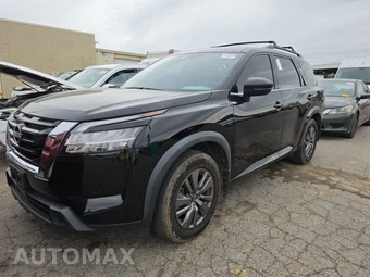 2022 Nissan Pathfinder SV