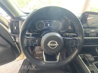 2022 Nissan Pathfinder SV – miniatura 10