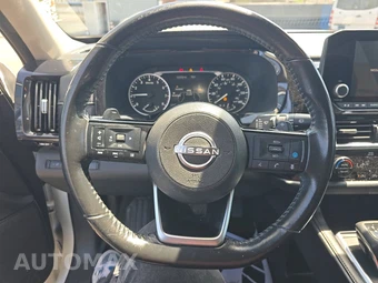 2022 Nissan Pathfinder SV - miniatura 10