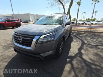 2022 Nissan Pathfinder SV