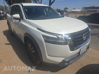 2022 Nissan Pathfinder SV - miniatura 3